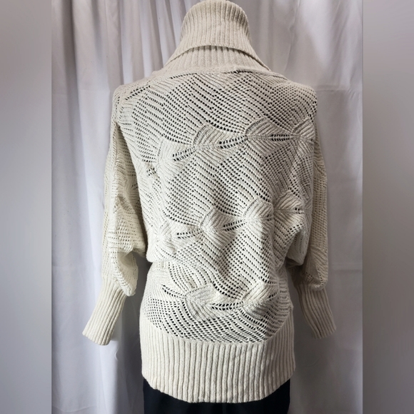 H&M Sweater - Picture 4 of 7